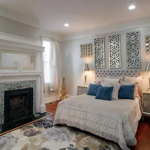  Bed & Breakfast Huge 5 Bed, 5 Bath In Historic Downtown